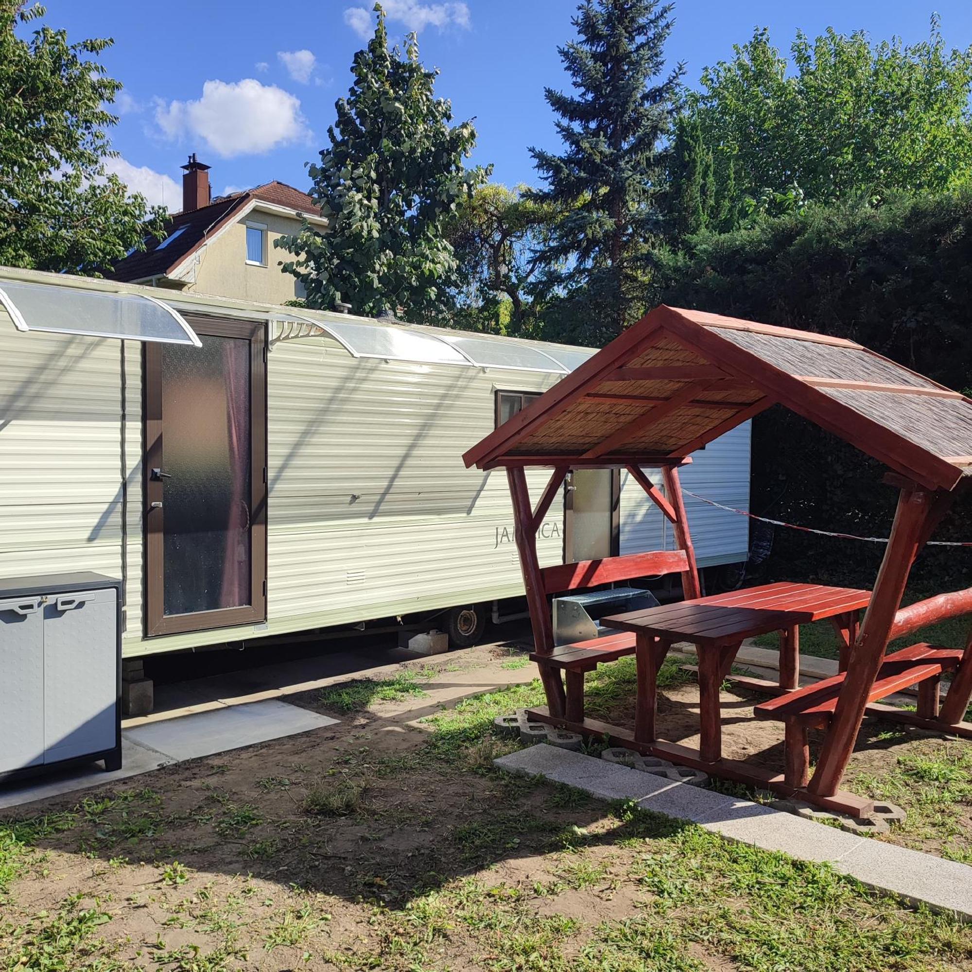 Rakos-Patak Mobile Home Garden & Free Parking Budapest Exterior photo